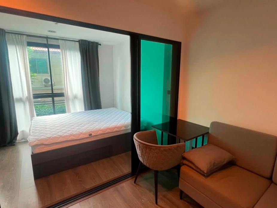 Selling The Excel Ladprao-Sutthisan. The room is fully furnished; just bring your belongings and move in.