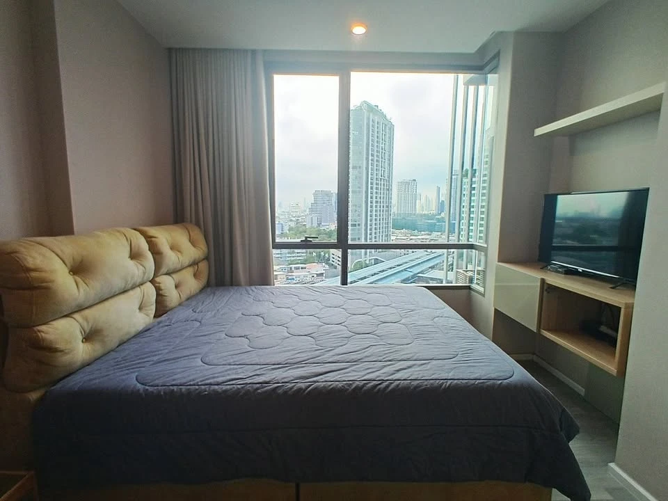 For sale: The Room Sukhumvit 69, 15th floor, fully furnished and equipped with electrical appliances. Reserve now, don't wait.