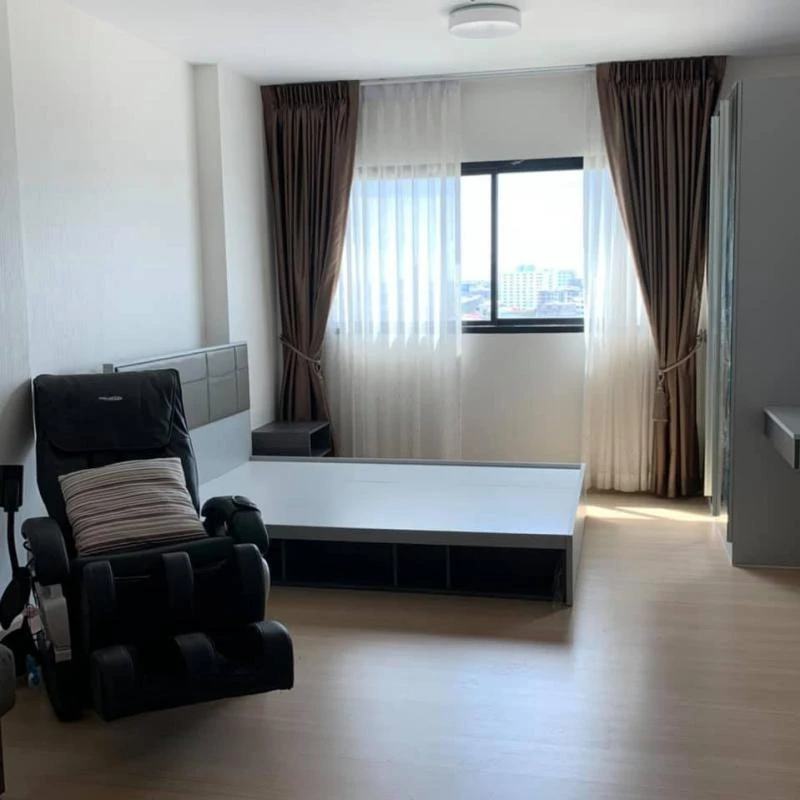 Selling supalai loft khaerai station, facing north, not hot. The view is not blocked, there is a swimming pool, the room is beautiful, clean, book now.
