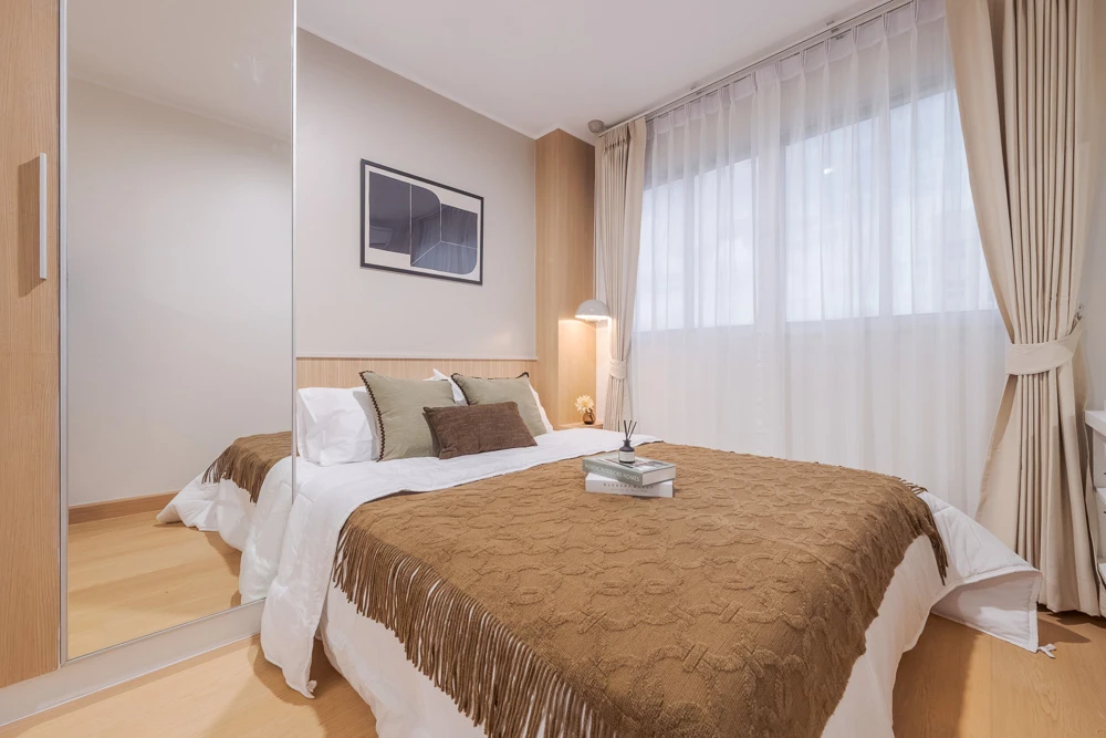 High-Floor Unblocked View Condo for SALE - 25 sq.m., 22nd Floor (Building B), Fully Furnished, Prime Location Next to MRT Pink Line & Near Fashion Isl
