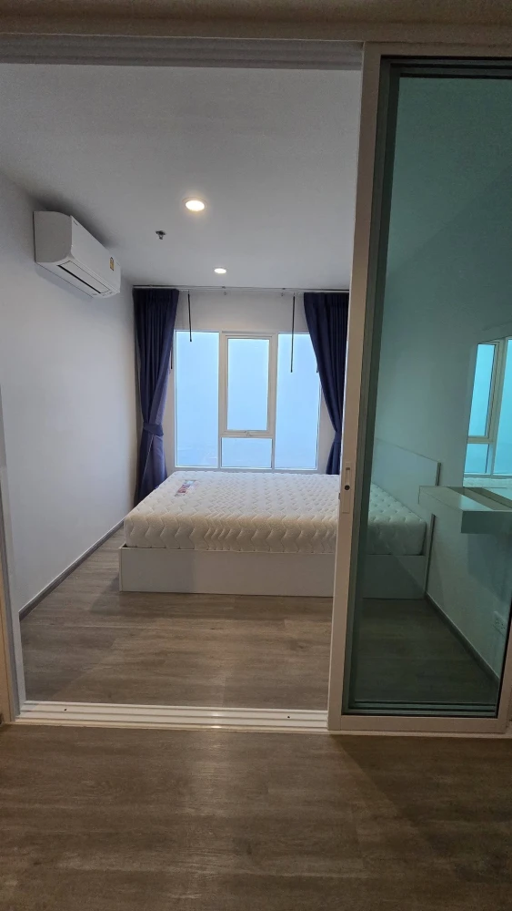 Selling a Regent Home Bangson Condo, Phase 28. The unit has clearly separated rooms and comes at an unbeatable price. You definitely don't want to mis