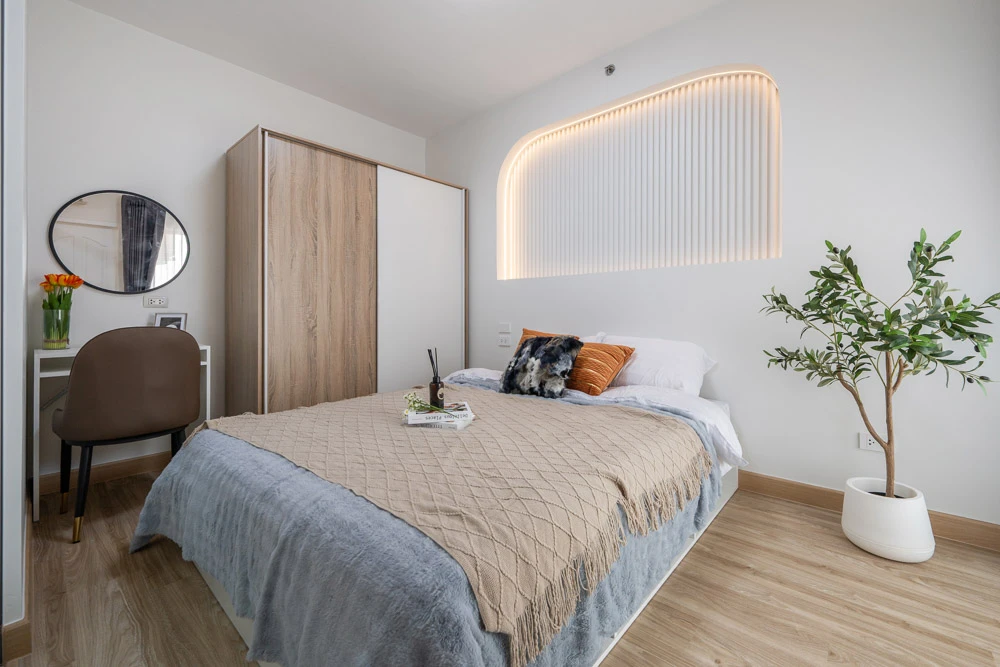 Newly Renovated 1-BR Condo for SALE - Front Building (Building 2, 2nd Floor), Enclosed Kitchen Layout, Fully Furnished Exactly as Shown in Photos, Pri