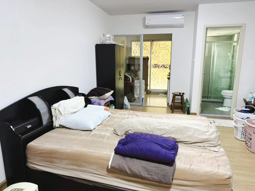 Selling a ready-to-move-in condo at Supalai City Resort Chaengwattana, 23rd floor. High floor with great views. Convenient and complete amenities. Buy