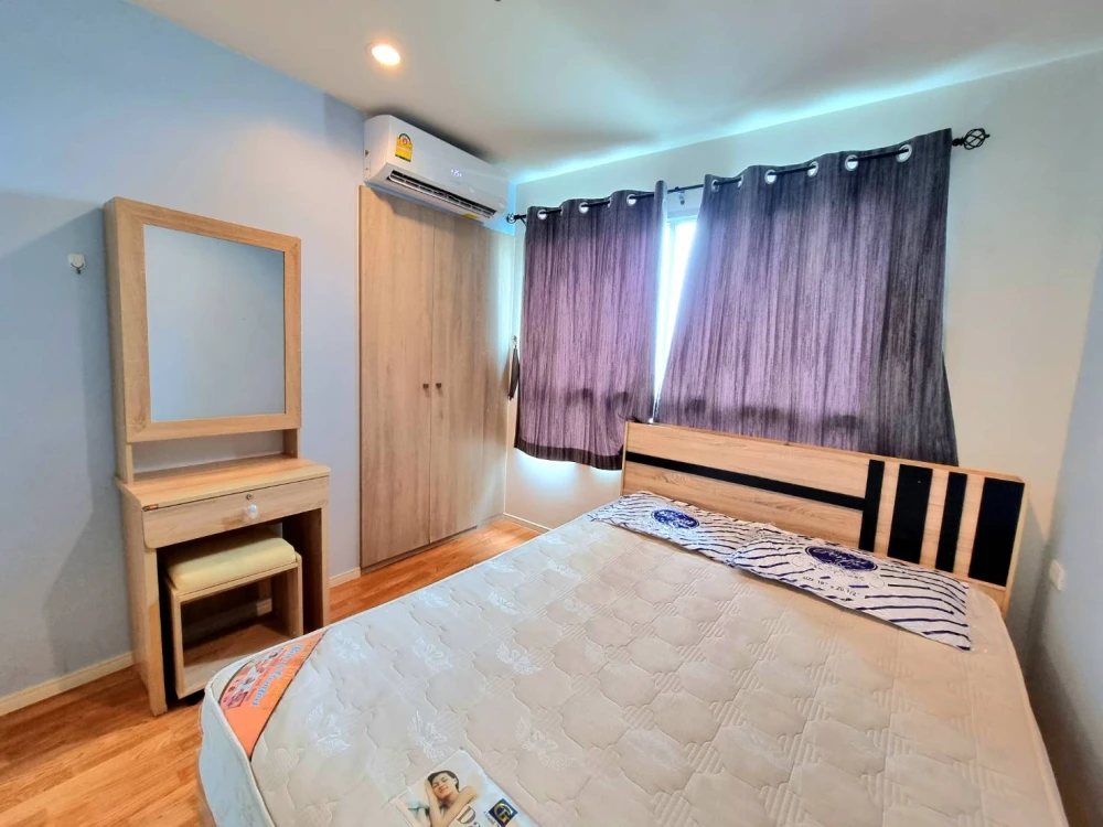 Condo for sale at Lumpini Park Phetkasem 98. The rooms are clearly separated and the zones are well-defined. Affordable price. Become the owner today!