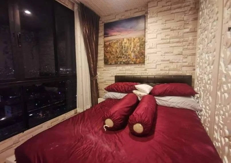 Condo for sale, The Tree Interchange, 24th floor, Chao Phraya River view, fully furnished with built-in features, north-facing (not hot). Own it now!