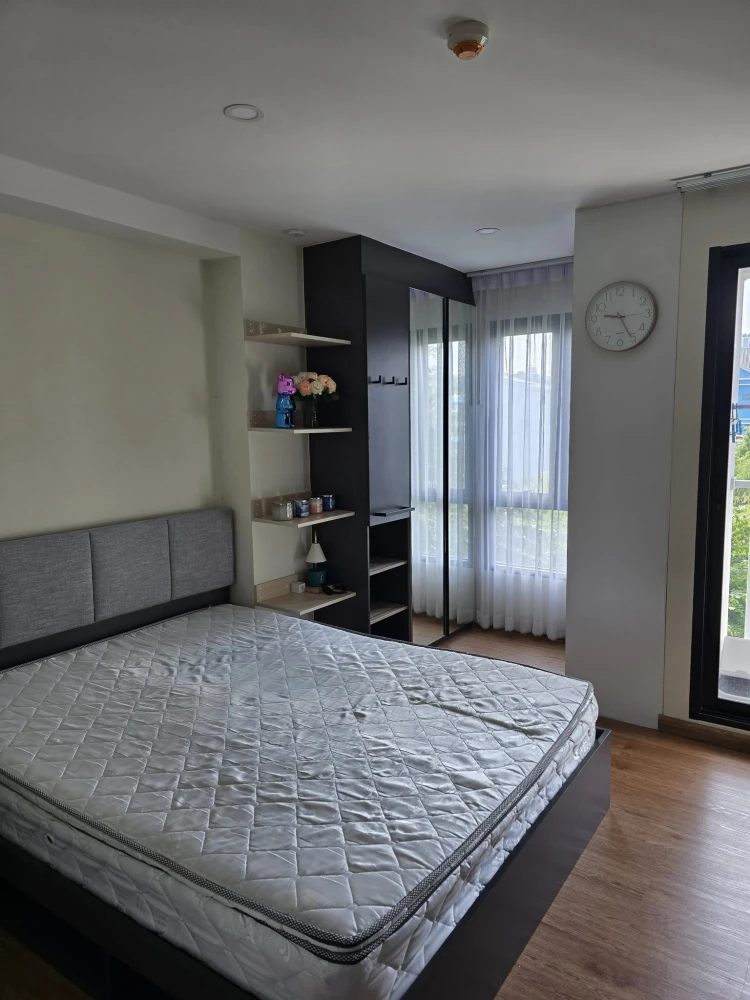 Condo for sale or rent: Arise Condo Ratchada 19, room with garage, 3rd floor, not high-rise, comes with a great price, buy quickly, don't miss out.