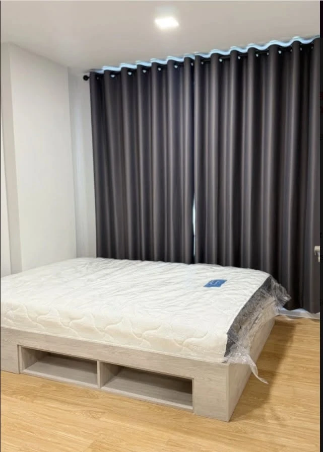 Selling Atmoz Kanal Rangsit condo. Ready to move in, fully furnished and decorated with built-in features. Don't miss out!