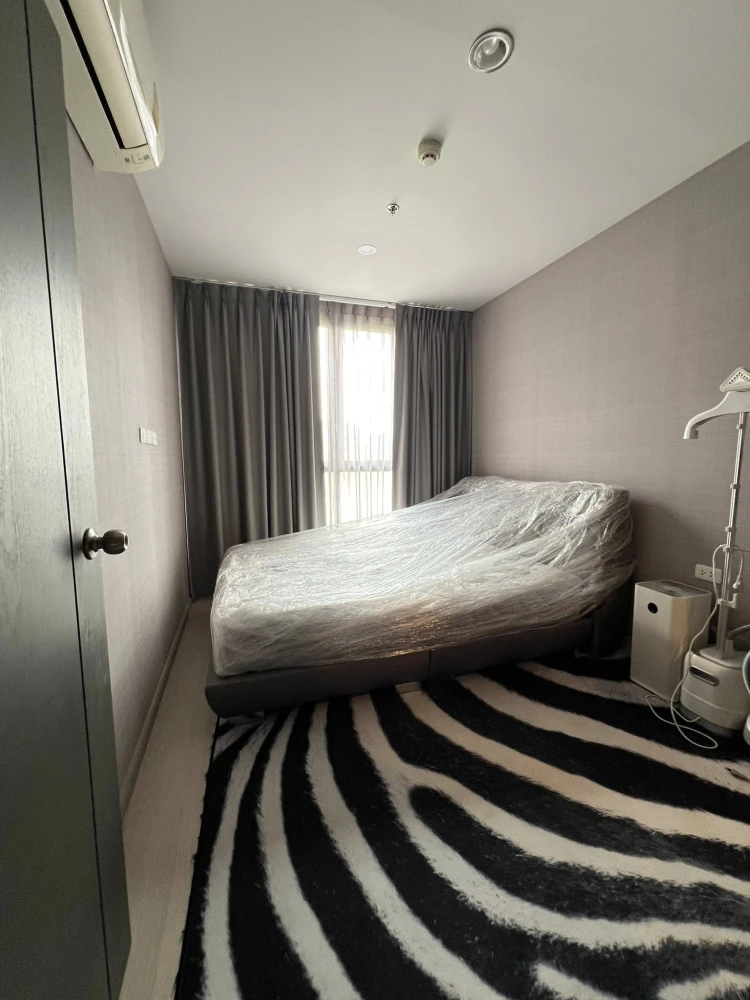 Selling a corner condo unit at Elio del Nest. Enjoy privacy and convenience all in one place. Buy now before you miss this opportunity!