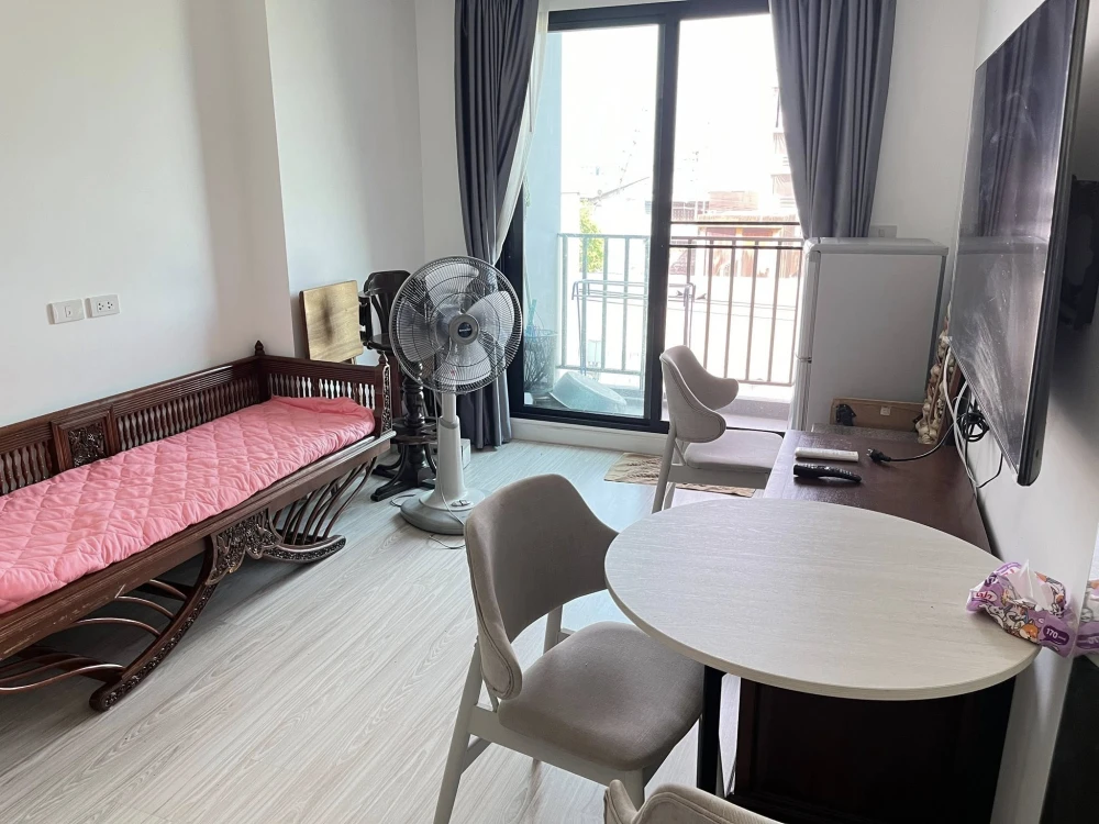 Selling a spacious condo at NAWA LIVING, Nawamin 75. Located on the 4th floor with a panoramic balcony. Book now, don't wait!