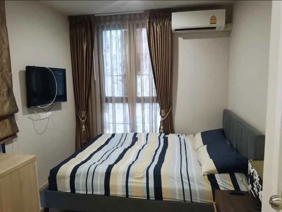 Condo for sale at Plum Pinklao Station. Large, comfortable room with plenty of usable space. Great price. Reserve today!