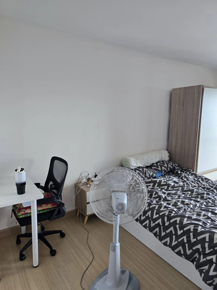 Selling a Supalai Park Talat Phlu condo, studio unit, 30th floor. High floor with great view. Excellent value. Own it today!