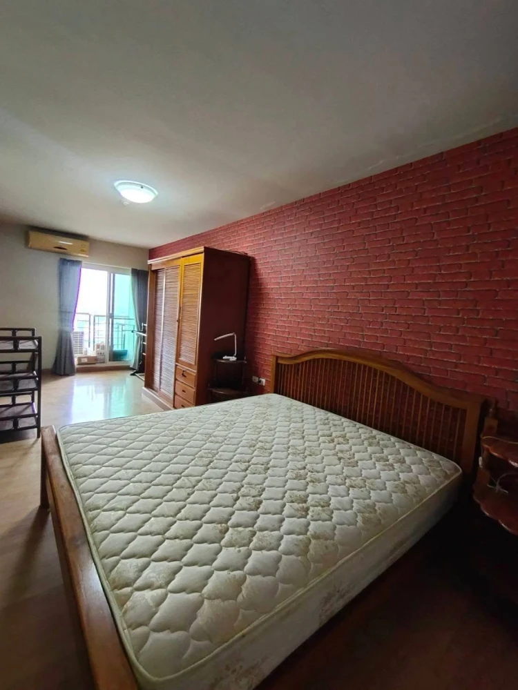 Selling a spacious Supalai Park Srinakarin condo. Excellent value for money. Own it today!