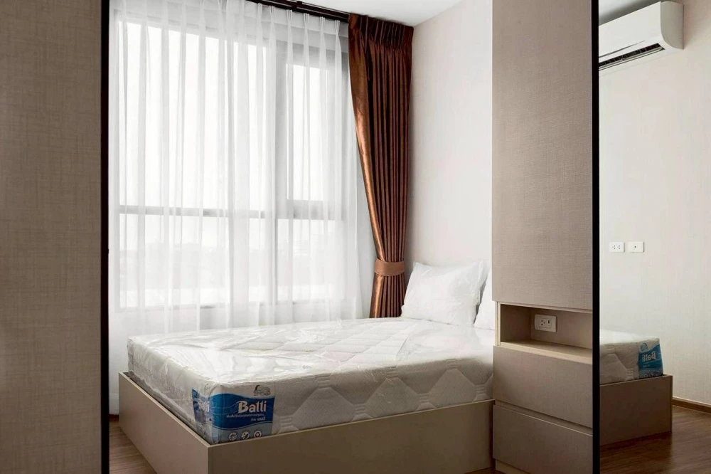 Condo for sale: The Origin Ram 209 Interchange. Ready to move in, wallpaper installed throughout. Affordable price. Own it now!