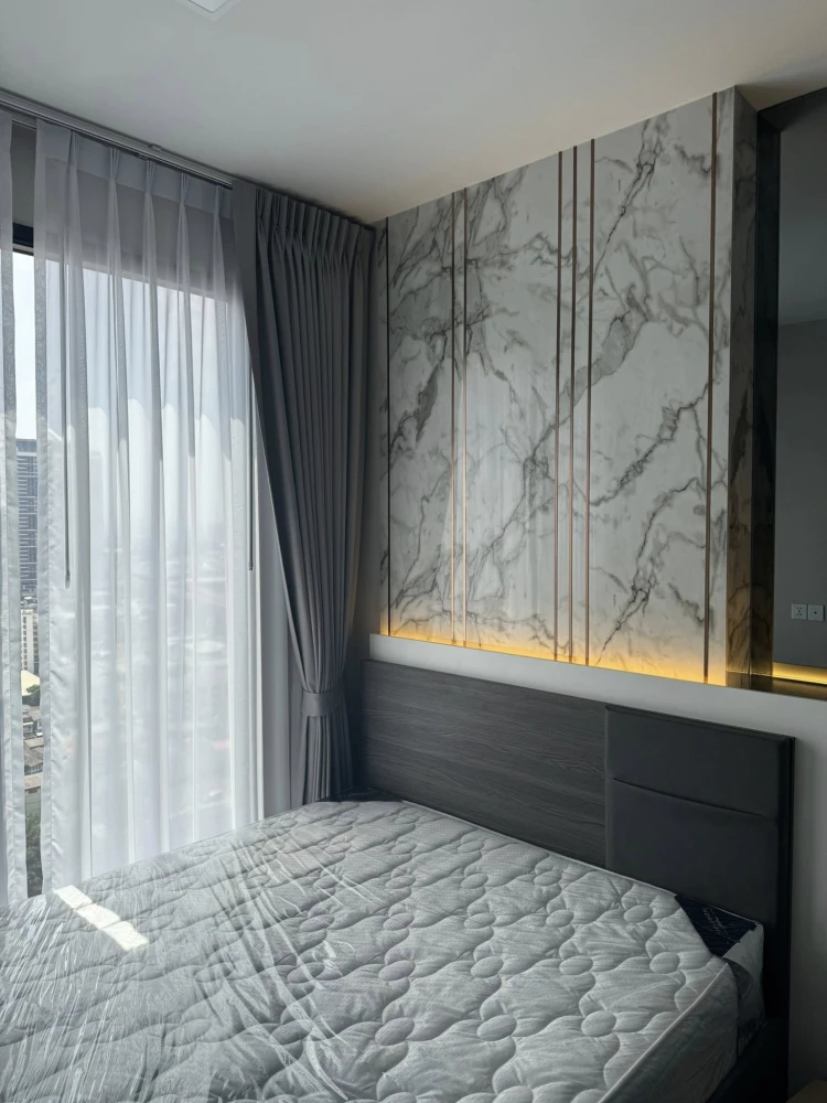 For sale or rent: The Privacy Taopoon Interchange condo, modern luxury style, ready to move in. Book now!