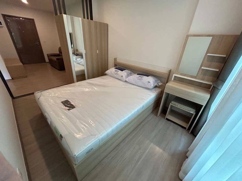 Condo down payment for sale, Aspire Ratchayothin, 1 bedroom, 1 bathroom, 2nd floor, closed kitchen at the back. Good room location, buy now