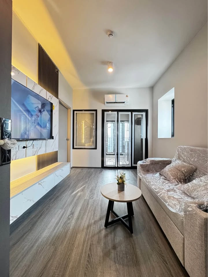 Condo for sale, Ideo Ramkhamhaeng Lam Sali Station, corner room and larger room size than normal rooms, hurry and book now.
