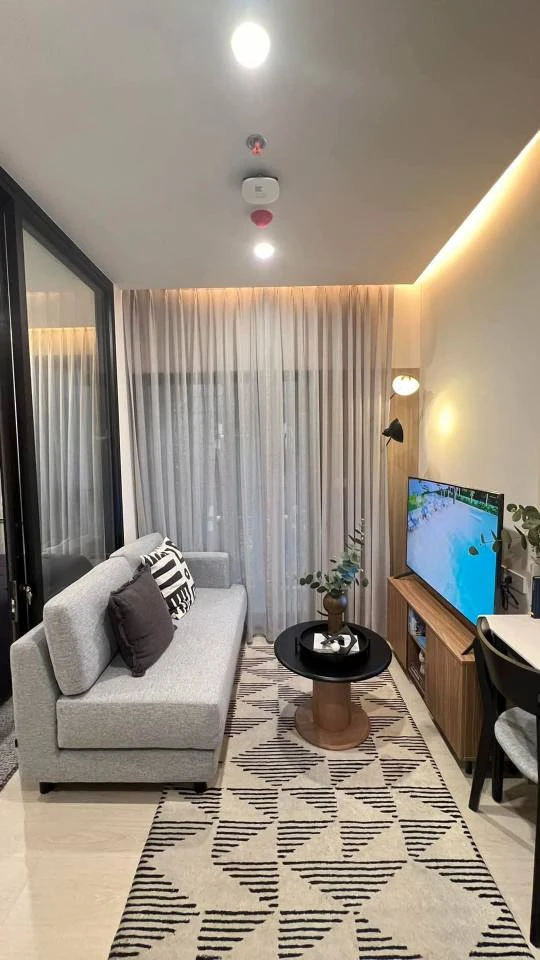 Condo for sale, New River Rest, on the banks of the Chao Phraya River, 4th floor, garden view, facing southeast, good price, reserve now.
