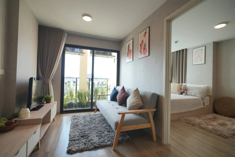 Condo for sale: Rill Park Rangsit. Spacious room, comfortable living, fully furnished. Just bring your bag!!