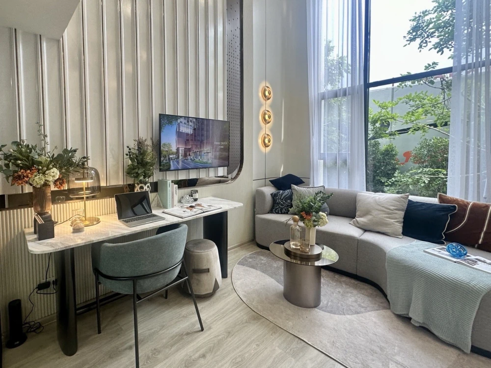 Selling down payment for The Origin Pinklao. Pet-friendly room. Room next to fire escape, not next to elevator, not next to garbage room. Must arrange