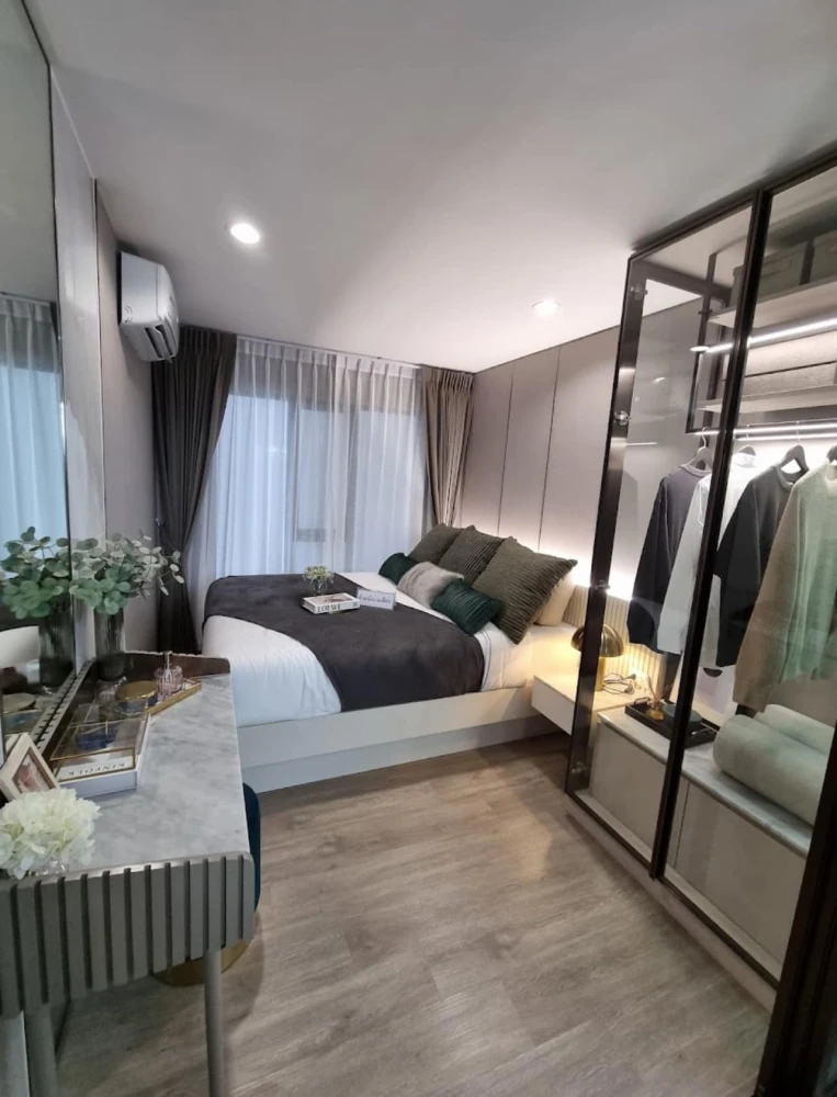 Down payment sale, Regent Home Wutthakat, 19th floor, good project, nice location, book now, don't miss it.