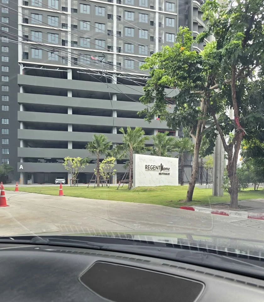 Down payment sale, Regent Home Wutthakat, studio room, 9th floor, open view, closed kitchen, cook with peace of mind about the smell. Book now.