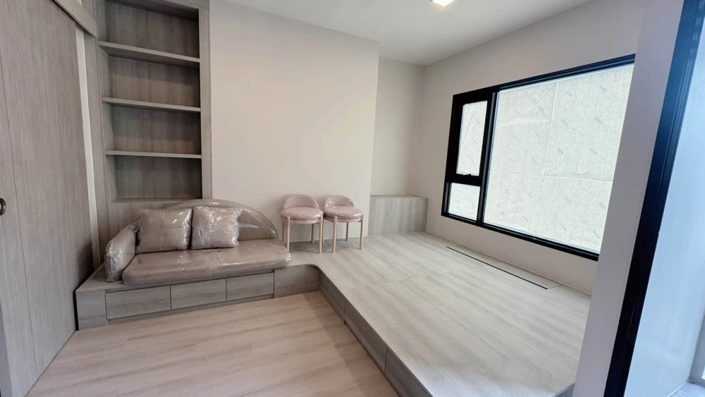 Selling down payment COBE Ratchada Rama 9, studio room, complete with common areas, in a good location, hurry and reserve now.