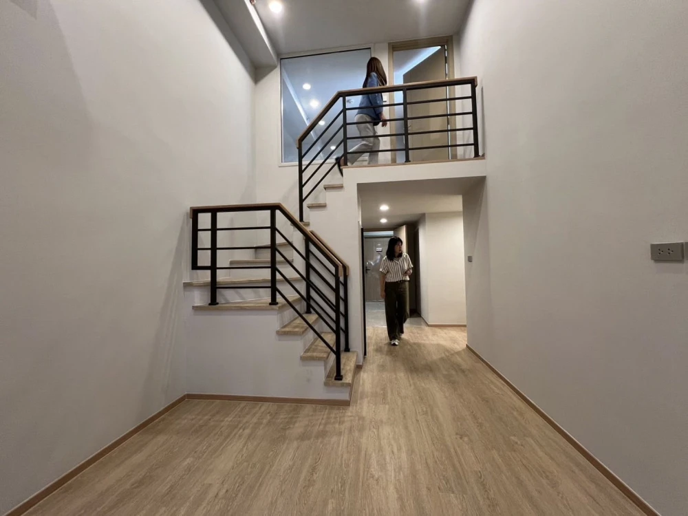 Selling down payment for Culture Chula, corner unit with garden view. Neither wall is shared with another unit. Bathrooms are available on both the up