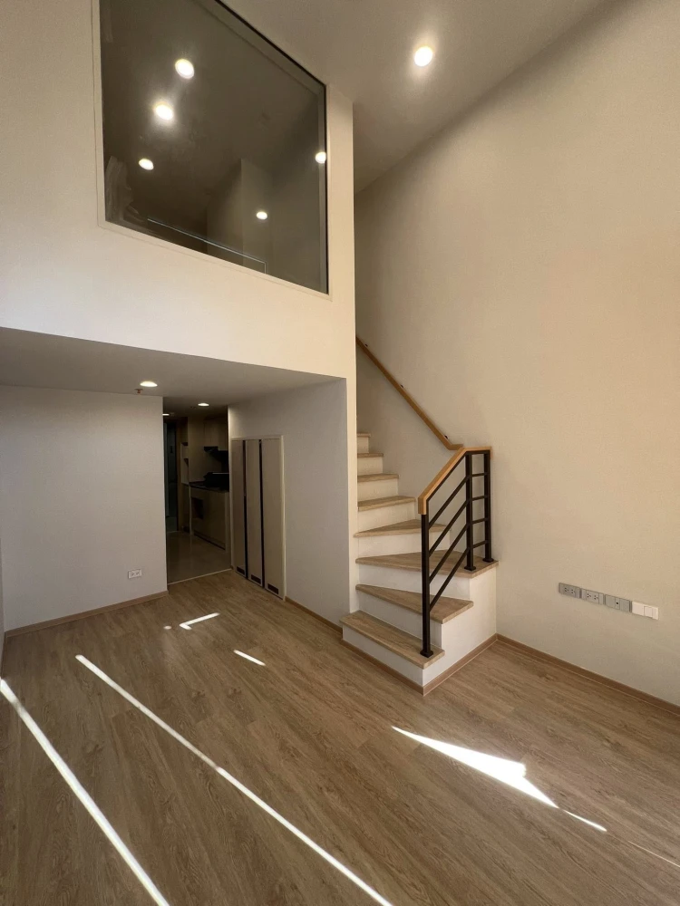 Selling a pre-sale unit at Culture Chula, Hybrid type, with a 4.3-meter high ceiling and a total usable area of ​​36 sq.m. Don't miss this opportunity