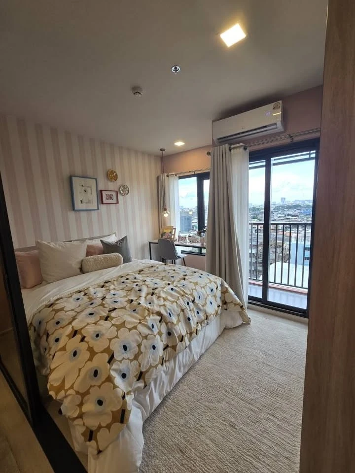 Down payment sale FLO by Sansiri, 10th floor, river view, the best side in the project. Come and reserve your ownership today.