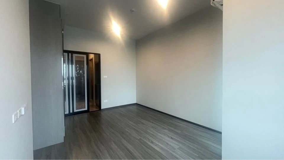 Selling down payment Ideo Ramkhamhaeng - Lam Sali Station, nice room, good location, comes with complete facilities, don't miss it.