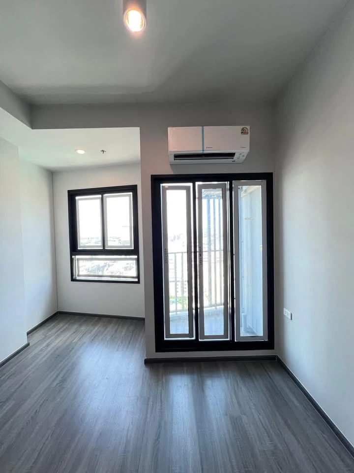 Selling down payment Ideo Ramkhamhaeng - Lam Sali Station, a nice room, good location, comes with a great common area, don't miss it.