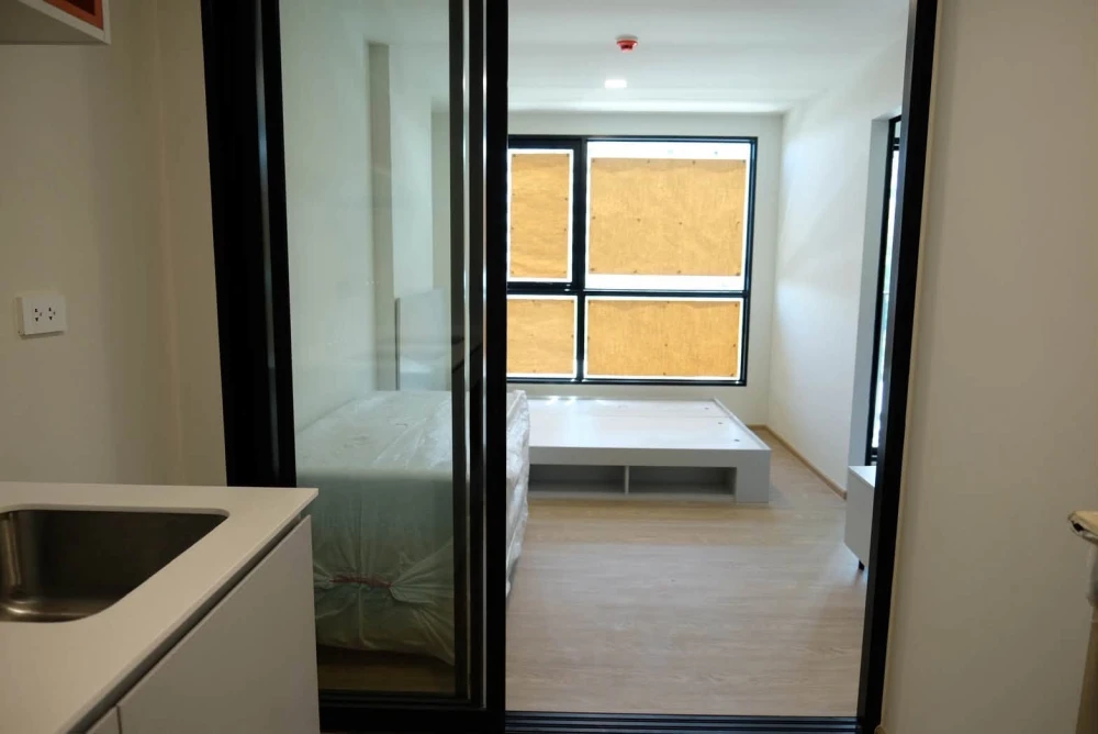 Selling a Kave Luminous Bangmod 1 Bedroom unit, Building A, 6th floor. Amazing price! Book now, don't miss out!