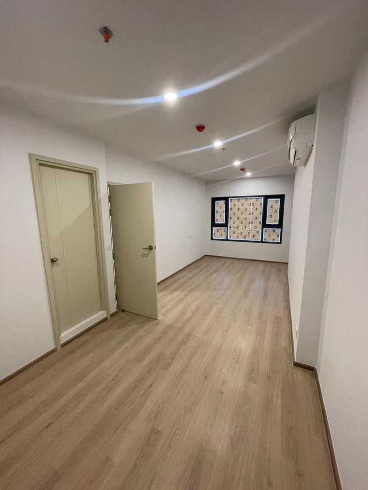 Selling down payment Life Rama 4 - Asoke 2 bedrooms, 26th floor, corner room, interested in owning, hurry and reserve now.