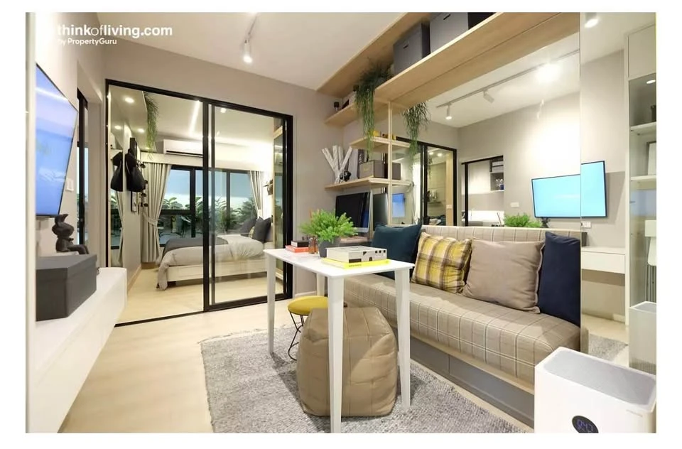 Selling down payment NOWW MEGA, very high floor room, view of Mega Bangna, can see fireworks from the room, must book like this.