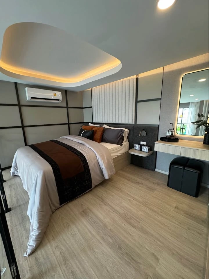 Down payment for sale Origin Place Taopoon Interchange, Pet Friendly Double Volume room, 4.25 meter high ceiling, reserve now