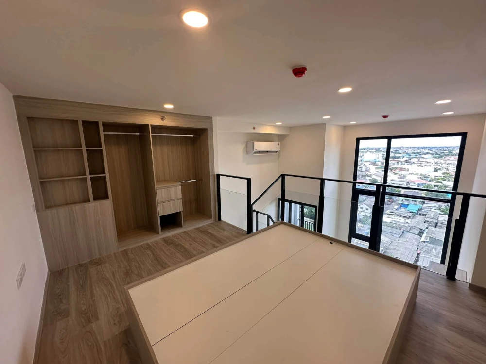 Selling down payment Origin Place Phetkasem, Duo Space room, 10th floor, panoramic view, pets allowed. Complete with project furniture