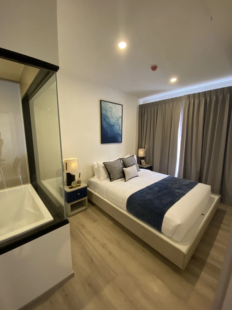 Down payment for sale: Origin Place Bangna, 18th floor, good project, complete common areas, if interested, hurry and reserve now.
