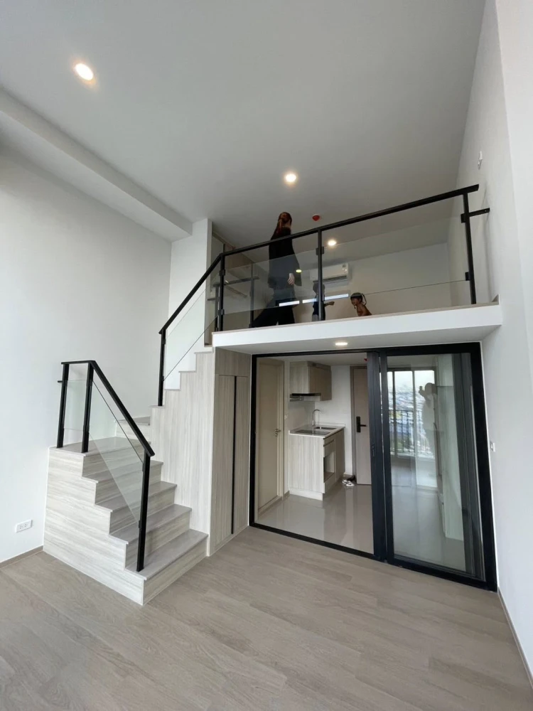 Selling down payment for Origin Play Bangkhunnon Triple Station. Nice unit, great location, convenient transportation. Book now!