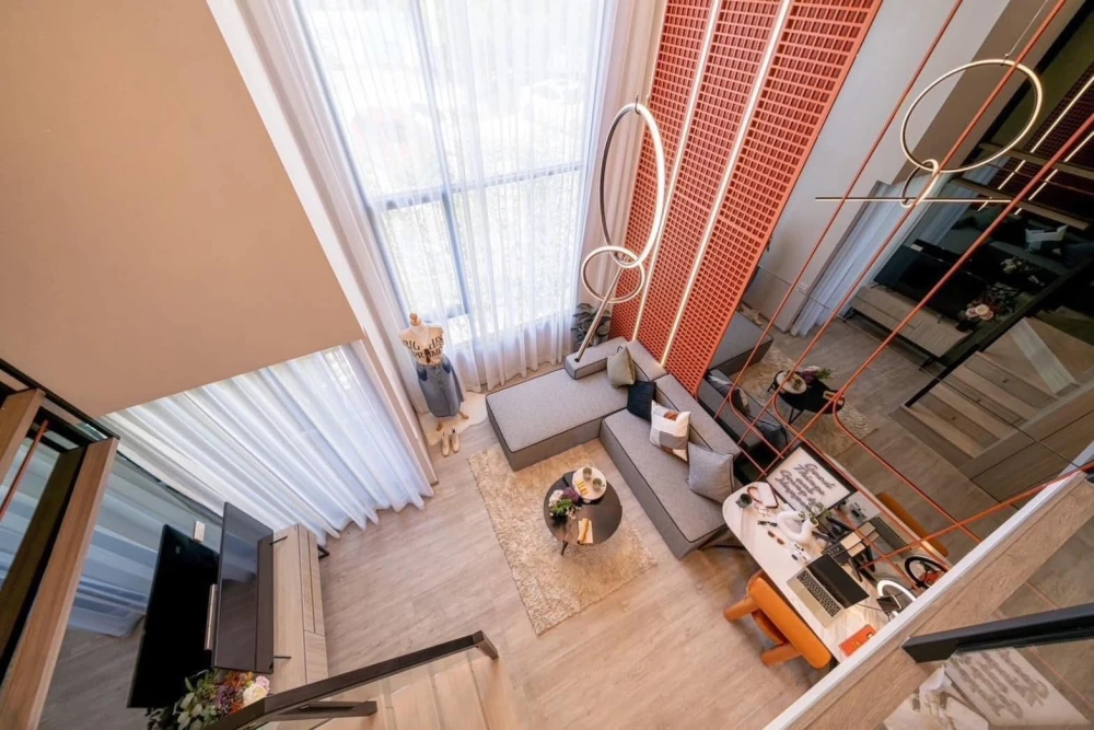 Selling down payment origin plug & play E22 station, high ceiling condo, zone not next to elevator, not next to garbage dump, reserve now, don't hesit