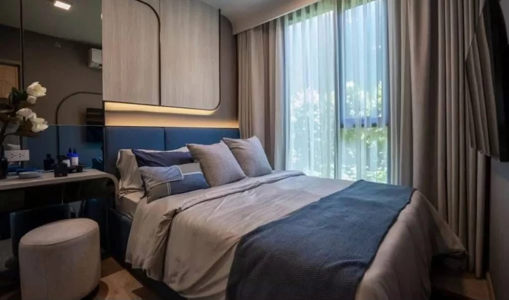 Down Payment Sale:Plum Condo New West Bangyai, 1 bedroom, spacious living space, great location, fully equipped with amenities. Don't miss out!