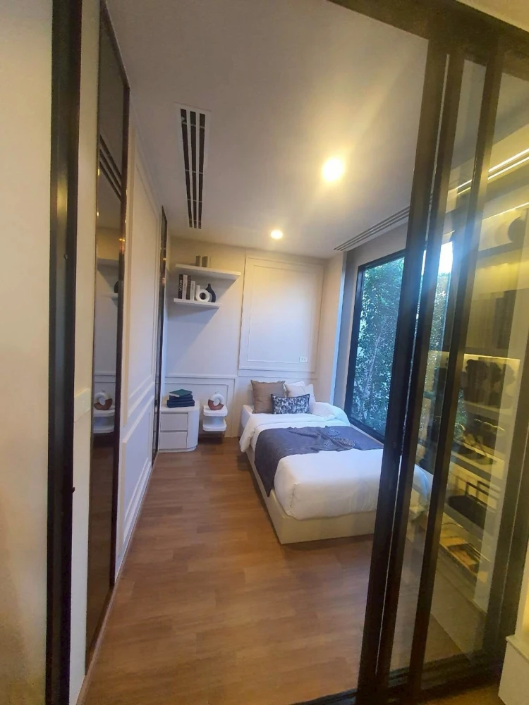 Selling a So Origin Siriraj 1 Bedroom Plus unit on the 11th floor. High floor with stunning views at an affordable price. Own it today!
