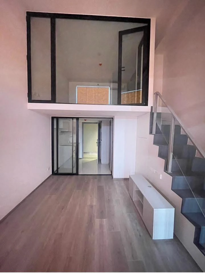Selling down payment SOHO BANGKOK Ratchada, 15th floor, very good room position, very good location, buy now!