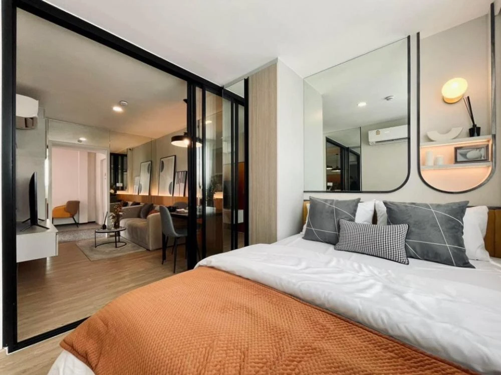 Selling down payment The Origin Sukhumvit - Praksa 35th floor, corner room, interested in owning, hurry and reserve now.