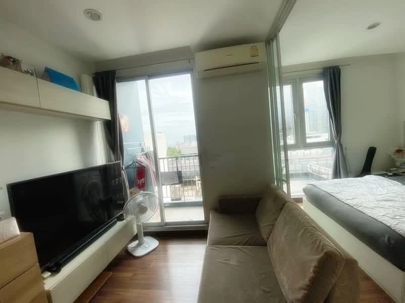 Urgent sale!! Condo Chewathai Interchange, 7th floor, North side, beautiful room, good price, move in immediately, don't miss it!!