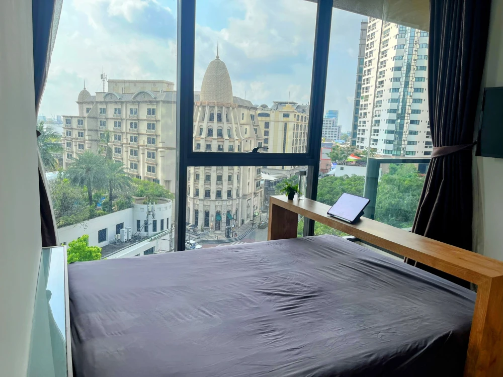 Urgent sale! The Lumpini 24 condo, 24 units available, on the 5th floor – a great height and price! Grab yours today!