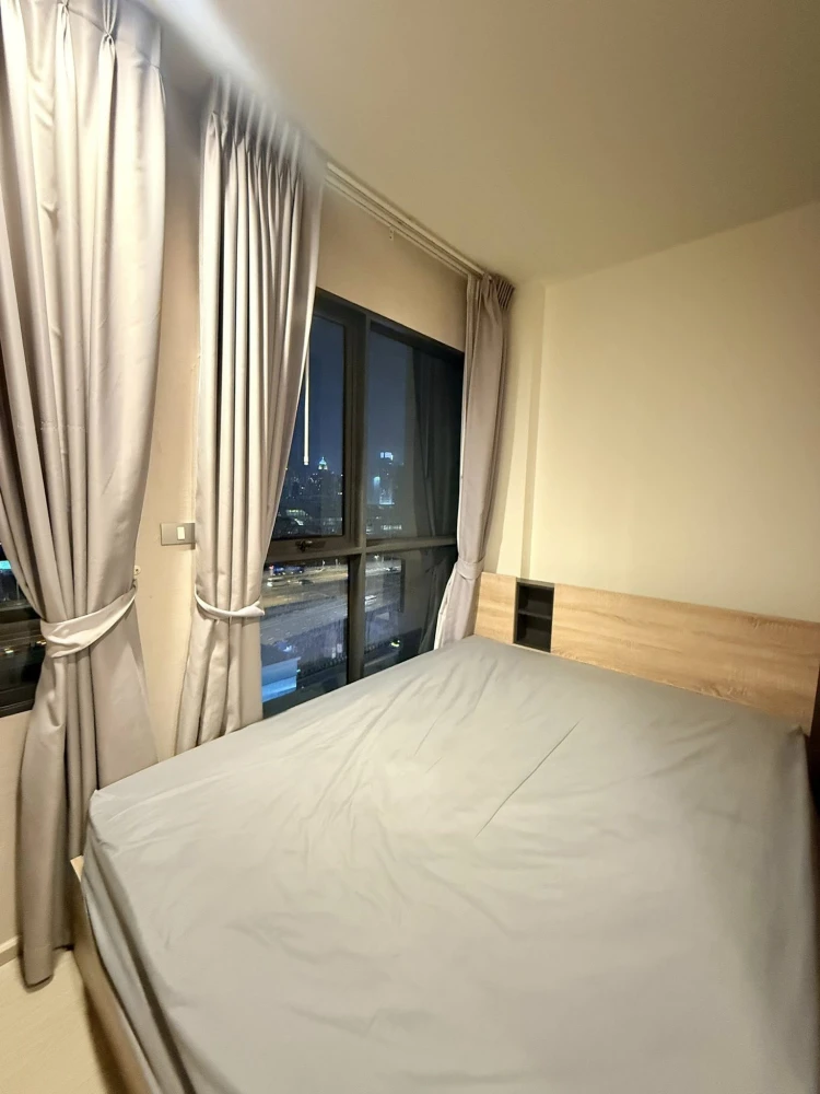 sale or rent! Rhythm Asoke Condo, 2 rooms, ready to move in, 12th floor, just the right height, great price. Come and reserve yours today!