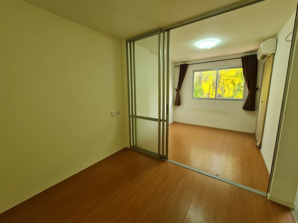 Urgent sale! Lumpini Township Rangsit-Khlong 1 condo, corner unit, very private, affordable price. Own it now!