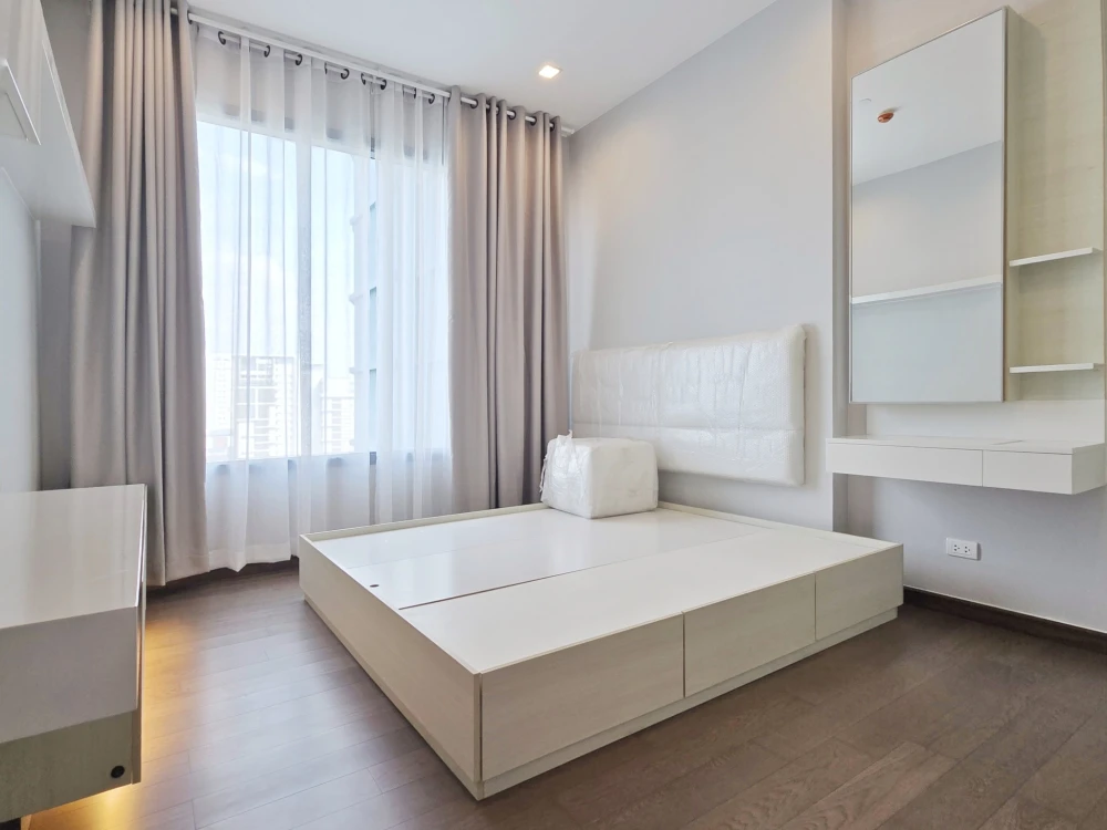 Urgent sale! Condo Q Asoke, spacious room, comes with usable space, great price, hurry and reserve now!