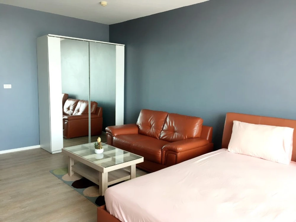 Urgent sale!! Condo The Issara Lat Phrao, 33rd floor, beautiful condo, good location, convenient transportation, hurry to book now!!