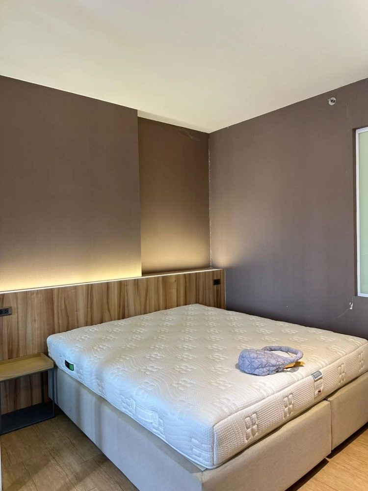Urgent sale!! Triple Y Residence condo, 14th floor, condo in the heart of the city, next to Barattong, convenient transportation, don't miss it!!